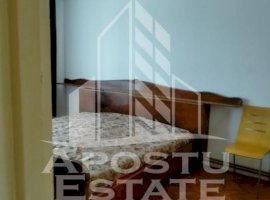 Apartament 3 camere, decomandat cu centrala proprie langa Medicina