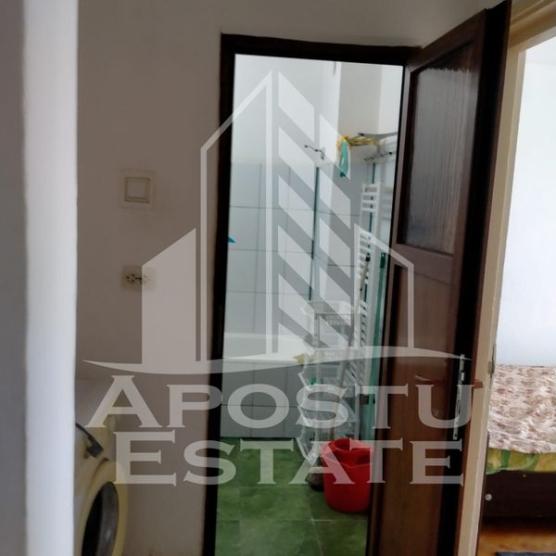 Apartament 3 camere, decomandat cu centrala proprie langa Medicina