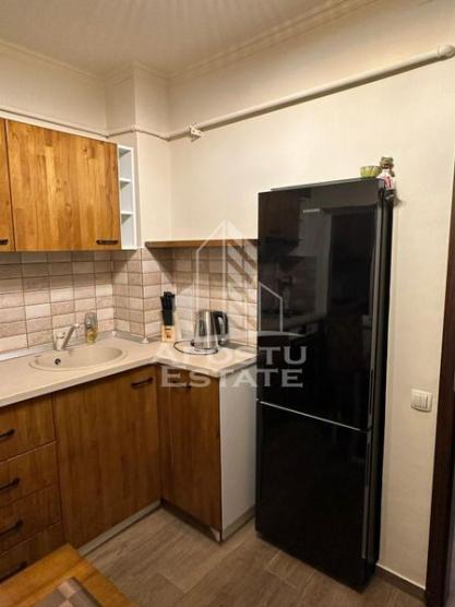 Apartament 2 camere, etaj intermediar decomandat in Piata Unirii.