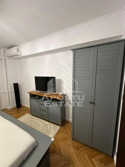 Apartament 2 camere, etaj intermediar decomandat in Piata Unirii.