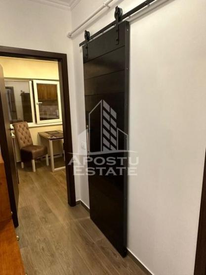 Apartament 2 camere, etaj intermediar decomandat in Piata Unirii.