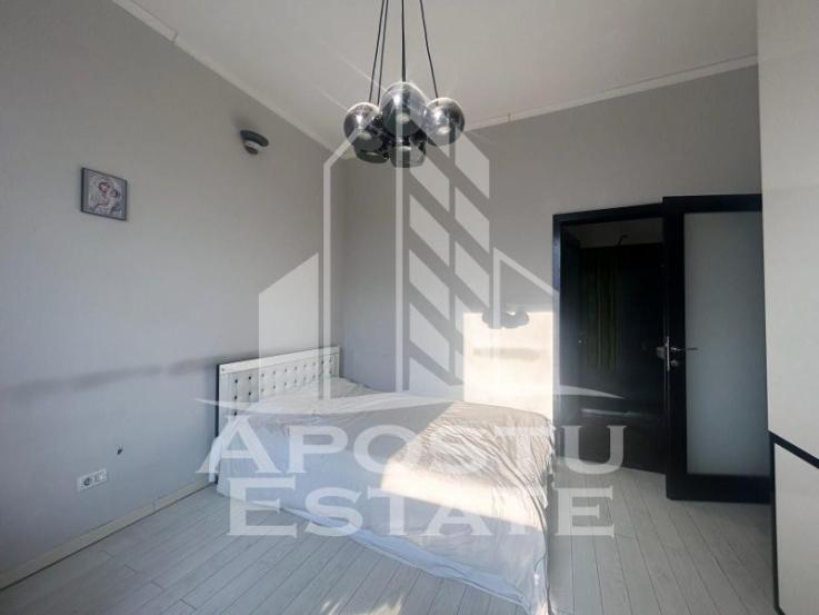 Apartament 3 camere decomandat, pod reabilitat langa Piata Iosefin.