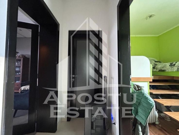 Apartament 3 camere decomandat, pod reabilitat langa Piata Iosefin.