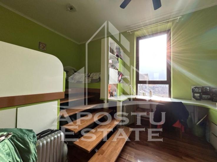 Apartament 3 camere decomandat, pod reabilitat langa Piata Iosefin.