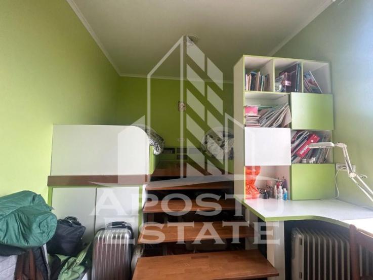 Apartament 3 camere decomandat, pod reabilitat langa Piata Iosefin.