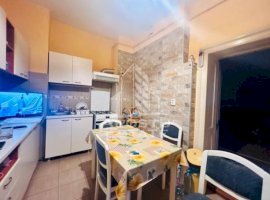 Apartament 3 camere, imobil reabilitat in Piata Unirii