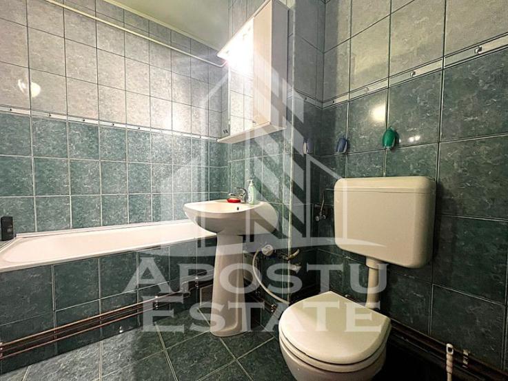 Apartament 2 camere decomandat Zona Banu Maracine