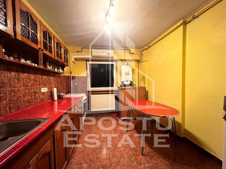 Apartament 2 camere decomandat Zona Banu Maracine