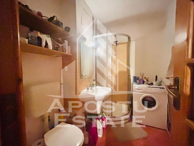 Apartament 2 camere cu centrala,  etaj intermediar, in zona Bucovina