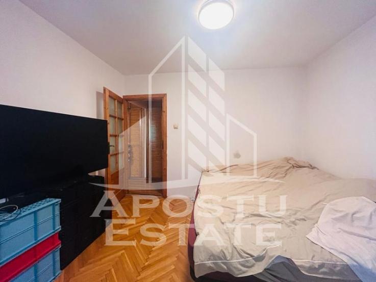 Apartament 2 camere cu centrala,  etaj intermediar, in zona Bucovina