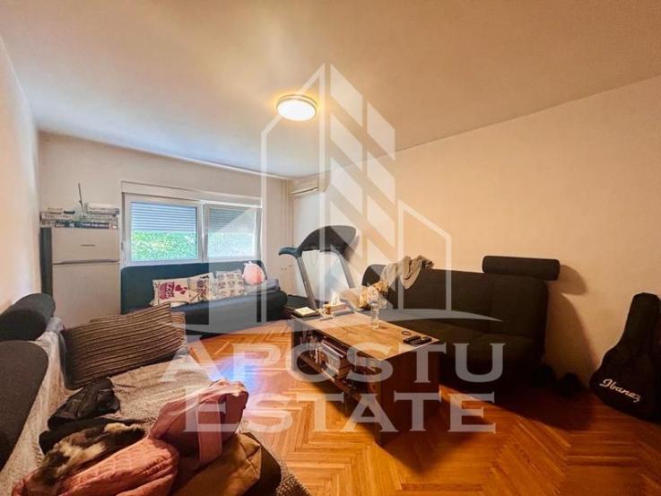 Apartament 2 camere cu centrala,  etaj intermediar, in zona Bucovina