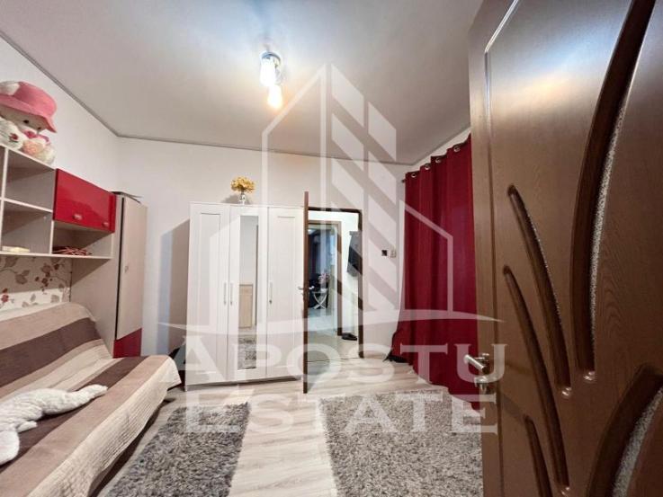 Apartament renovat complet langa Colegiul National Banatean.