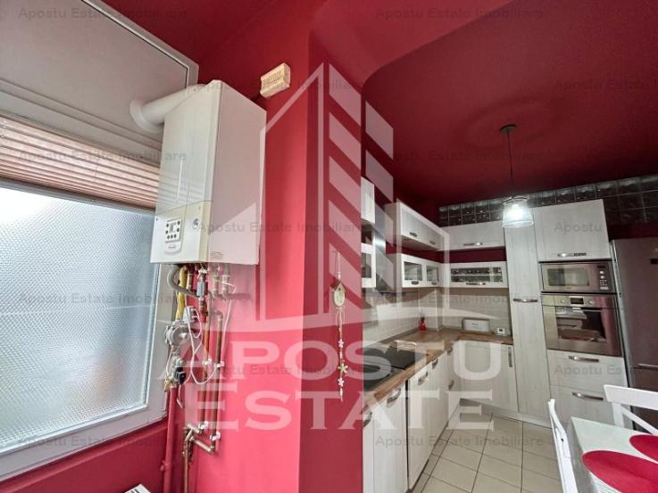 Apartament 4 camere, etaj intermediar cu garaj si boxa in Balcescu