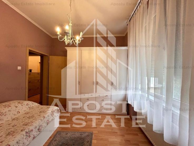 Apartament 4 camere, etaj intermediar cu garaj si boxa in Balcescu