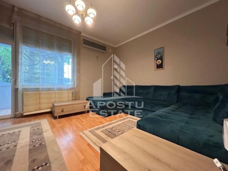 Apartament 4 camere, etaj intermediar cu garaj si boxa in Balcescu