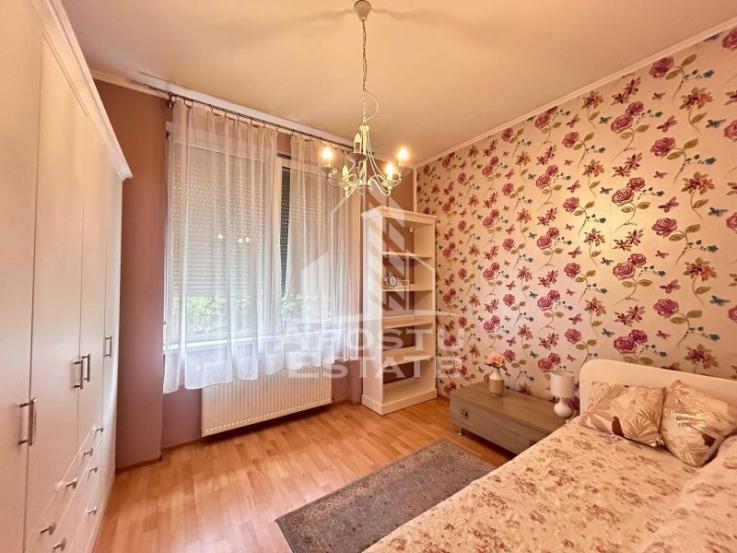 Apartament 4 camere, etaj intermediar cu garaj si boxa in Balcescu