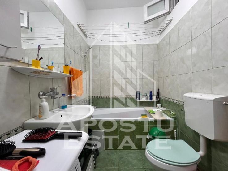 Apartament 3 camere, in Piata Maria la doar 500 m de centru.