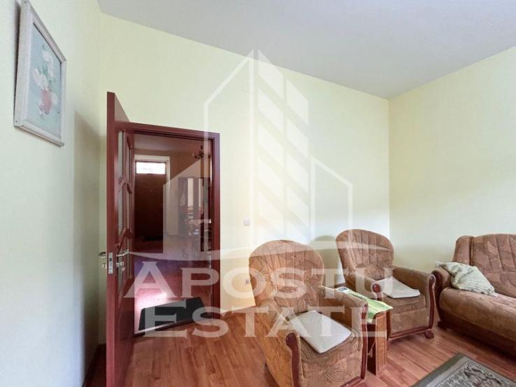 Apartament 3 camere, in Piata Maria la doar 500 m de centru.