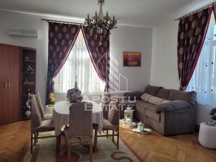 partament cu 3 camere renovat în clădire istorică zona Iosefin