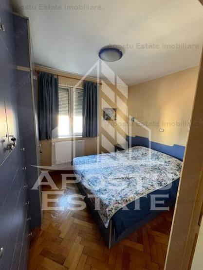 Apartament cu 3 camere, centrala proprie, Piata Victoriei