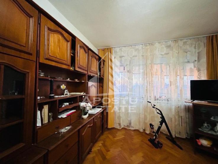 Apartament cu 2 camere, etaj intermediar in Iosefin langa Pompieri.