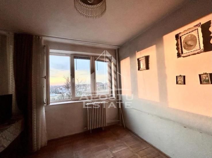 Apartament cu 2 camere, etaj intermediar in Iosefin langa Pompieri.