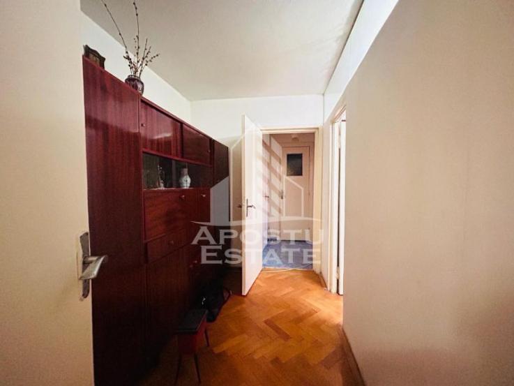 Apartament cu 2 camere, etaj intermediar in Iosefin langa Pompieri.