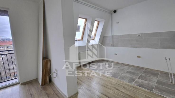 Apartament cu 3 camere si 2 bai, centrala proprie, zona Aradului