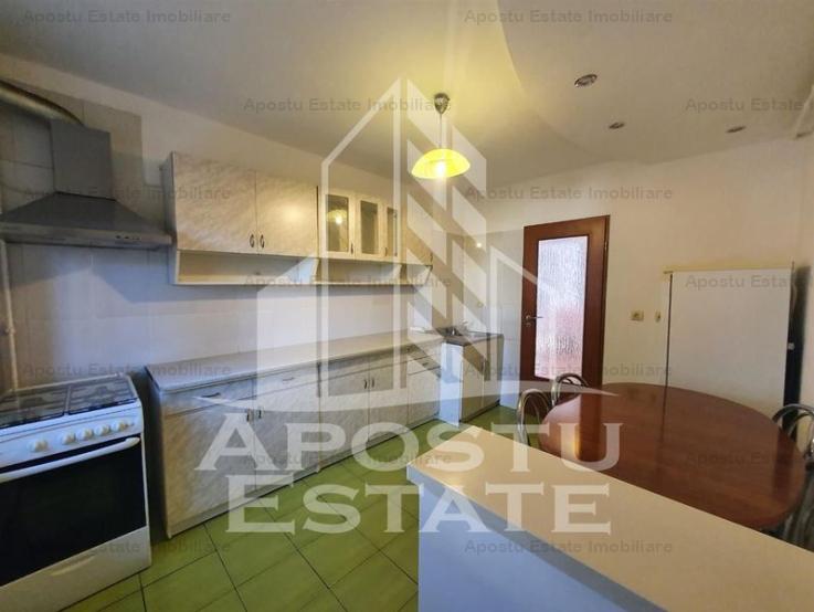 Apartament cu 4 camere 2 bai si 2 balcoane, Aradului