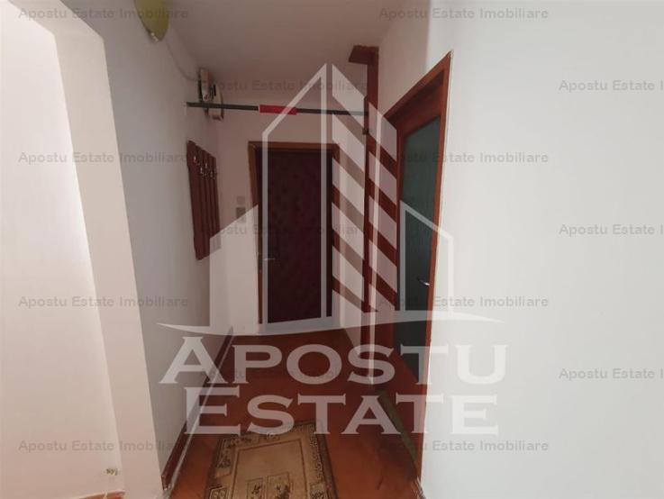 Apartament cu 4 camere 2 bai si 2 balcoane, Aradului