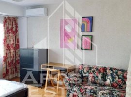 Apartament o camera, aer conditionat, langa VOX