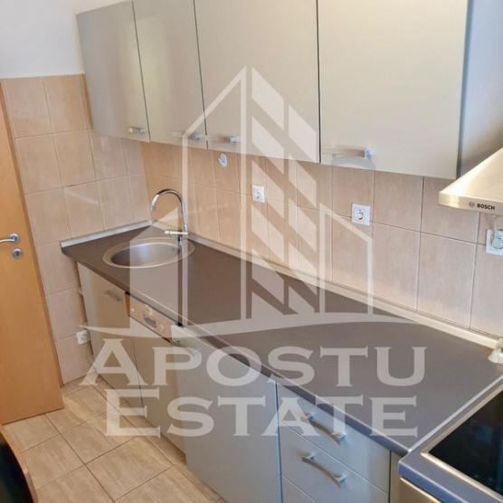 Apartament o camera, aer conditionat, langa VOX