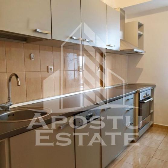 Apartament o camera, aer conditionat, langa VOX