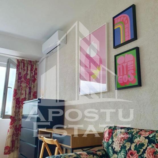 Apartament o camera, aer conditionat, langa VOX