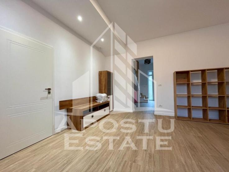 Apartament la casa cu 3 camere si 2 bai, tip penthouse, zona Gh Lazar