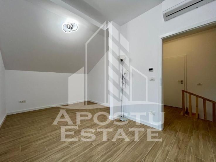 Apartament la casa cu 3 camere si 2 bai, tip penthouse, zona Gh Lazar