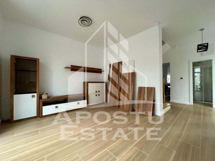 Apartament la casa cu 3 camere si 2 bai, tip penthouse, zona Gh Lazar