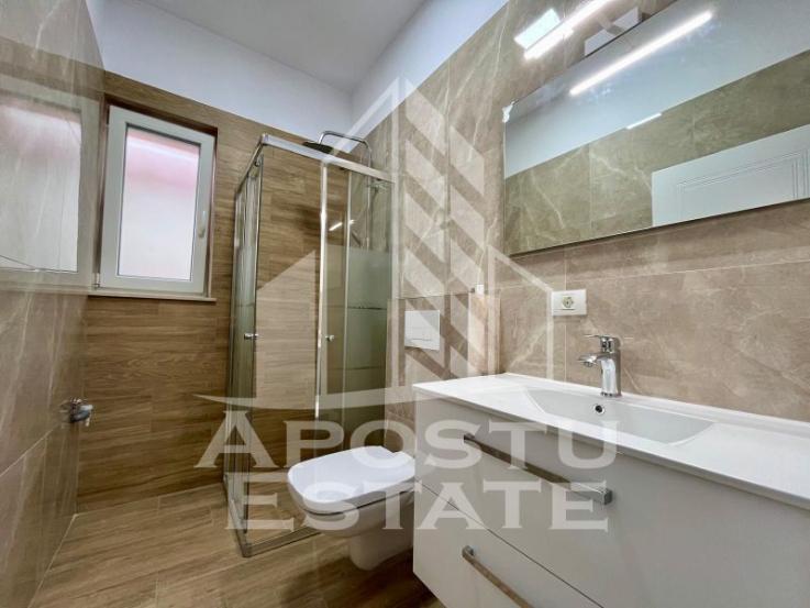 Apartament la casa cu 3 camere si 2 bai, tip penthouse, zona Gh Lazar