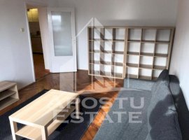 Apartament cu 3 camere DECOMANDAT zona Gheorghe Lazar