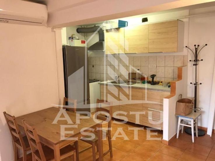 Apartament cu 3 camere DECOMANDAT zona Gheorghe Lazar