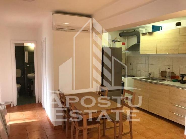 Apartament cu 3 camere DECOMANDAT zona Gheorghe Lazar