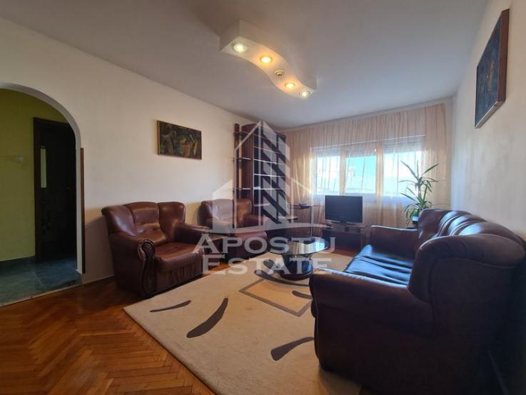 Apartament 3 camere in bloc anvelopat,  Zona Iosefin - Dambovita.