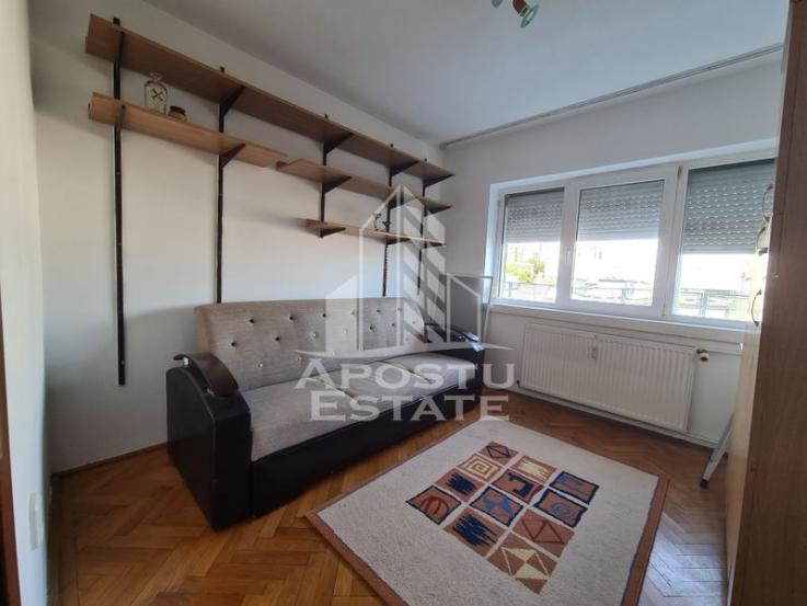 Apartament 3 camere in bloc anvelopat,  Zona Iosefin - Dambovita.