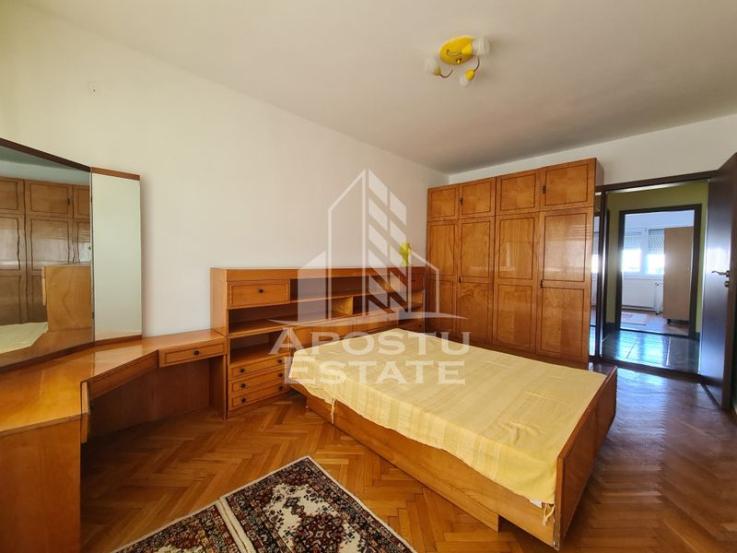 Apartament 3 camere in bloc anvelopat,  Zona Iosefin - Dambovita.