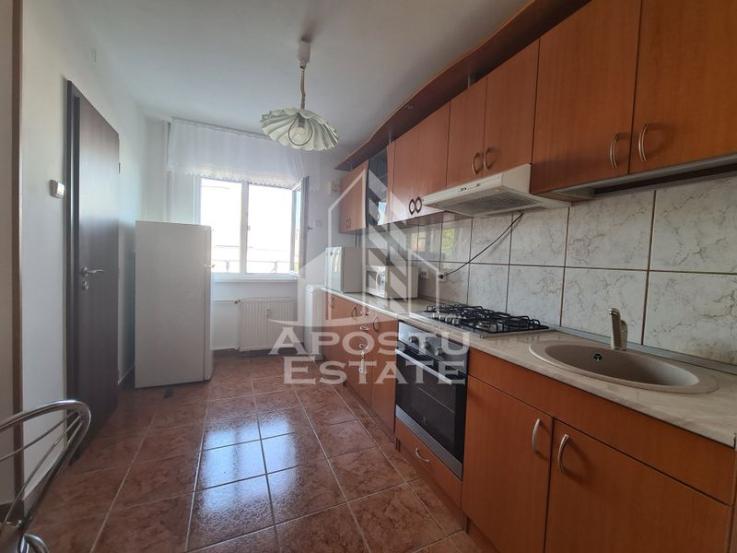 Apartament 3 camere in bloc anvelopat,  Zona Iosefin - Dambovita.