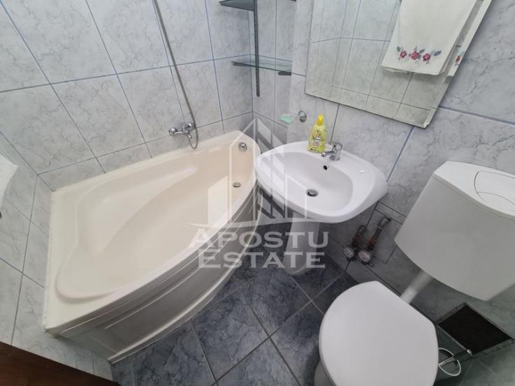 Apartament 3 camere in bloc anvelopat,  Zona Iosefin - Dambovita.