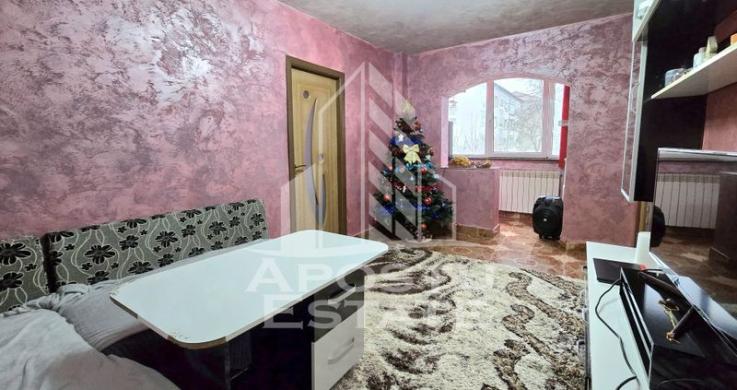 Apartament cu 2 camere, etaj intermediar, zona Dacia