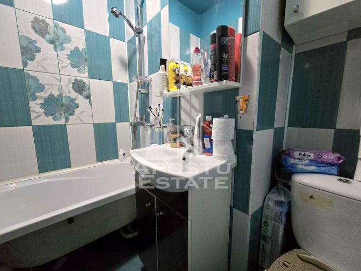 Apartament cu 2 camere, etaj intermediar, zona Dacia