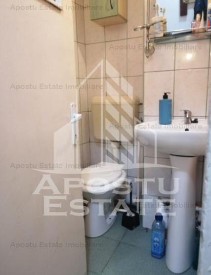 Apartament cu 2 camere, semidecomandat situat in zona Sagului et 1