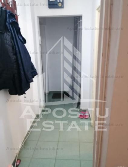 Apartament cu 2 camere, semidecomandat situat in zona Sagului et 1